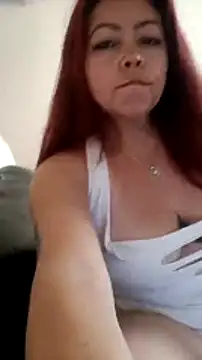 queencarlota82 online show from 02/04/25, 08:38