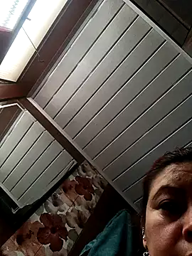 queencarlota82 online show from 02/09/25, 05:43