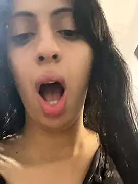 Snapshot of majdolin78 chatting on 10/11/25, 10:47 majdolin78 online show from 10/11/25, 10:47