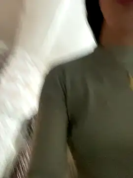 Snapshot of majdolin78 chatting on 11/26/25, 10:38 majdolin78 online show from 11/26/25, 10:38