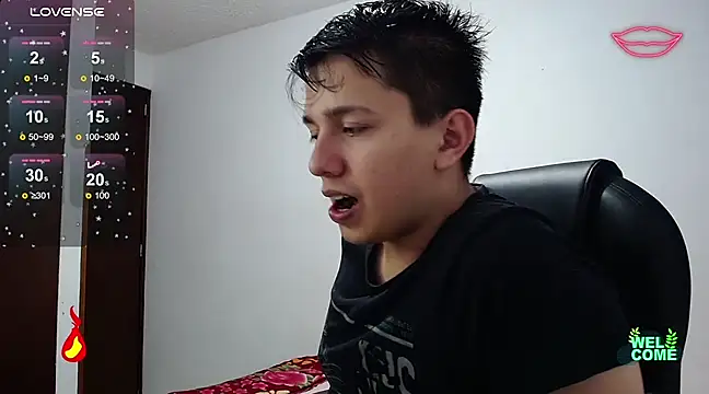 Snapshot of Alan_red chatting on 03/17/25, 01:57 Alan red online show from 03/17/25, 01:57