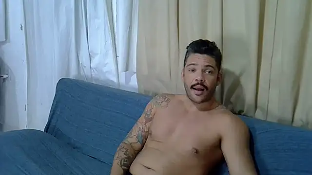 Snapshot of grossocalibre20 chatting on 10/13/25, 05:13 grossocalibre20 online show from 10/13/25, 05:13