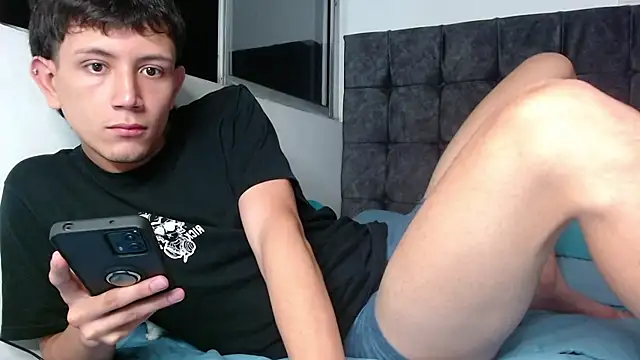 Snapshot of cute_mathew chatting on 01/30/25, 12:39 cute mathew online show from 01/30/25, 12:39