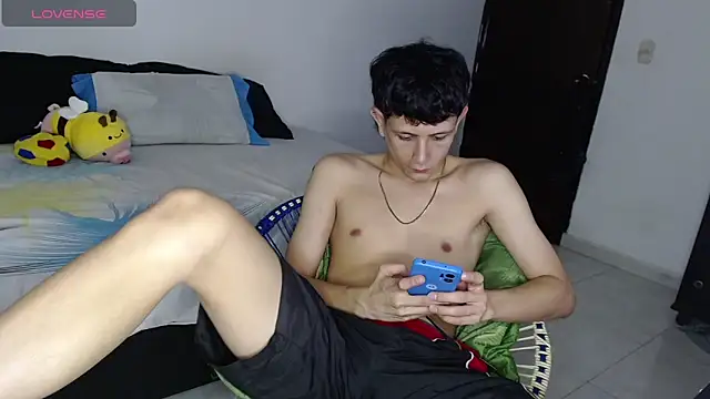 Snapshot of cute_mathew chatting on 03/20/25, 04:18 cute mathew online show from 03/20/25, 04:18