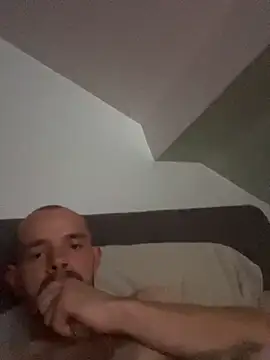 Snapshot of wyattstone chatting on 09/25/25, 12:47 wyattstone online show from 09/25/25, 12:47