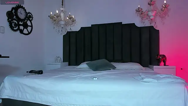 AnthonelaRusso  online show from 10/03/25, 03:47