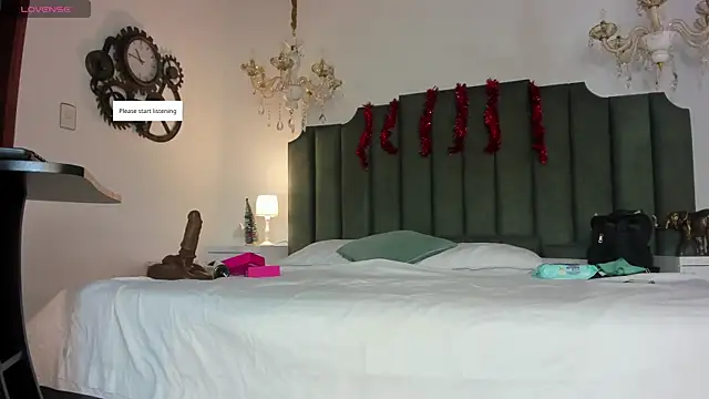 AnthonelaRusso  online show from 12/03/25, 03:47