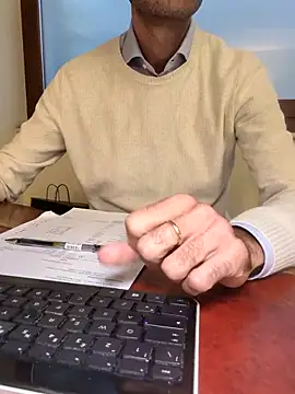 AvvocatoPorco online show from 10/14/25, 10:05