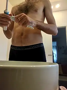 AvvocatoPorco online show from 10/17/25, 02:30