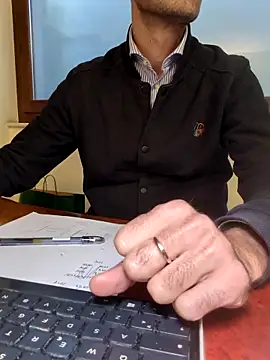 AvvocatoPorco online show from 10/28/25, 10:08