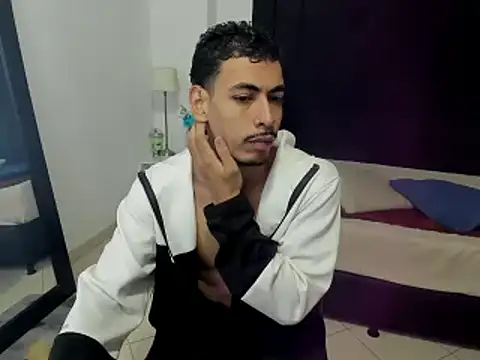 Snapshot of brad_usma chatting on 02/11/25, 04:44 brad usma online show from 02/11/25, 04:44