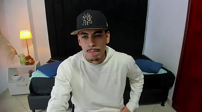 Snapshot of brad_usma chatting on 02/18/25, 06:15 brad usma online show from 02/18/25, 06:15