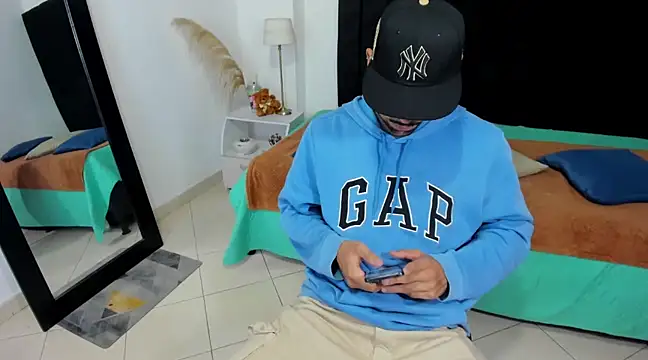 Snapshot of brad_usma chatting on 02/25/25, 04:46 brad usma online show from 02/25/25, 04:46