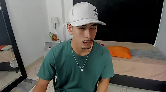 Snapshot of brad_usma chatting on 03/22/25, 04:24 brad usma online show from 03/22/25, 04:24