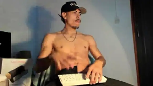 Snapshot of brad_usma chatting on 10/14/25, 07:25 brad usma online show from 10/14/25, 07:25