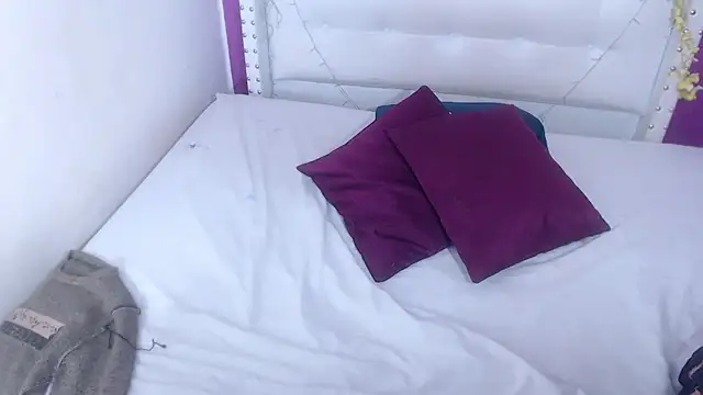 tinyy whore18 online show from 12/17/25, 07:25