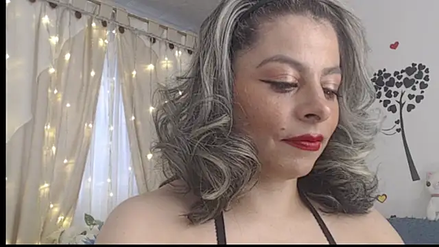 Snapshot of massing_6 chatting on 10/27/25, 06:45 massing 6 online show from 10/27/25, 06:45