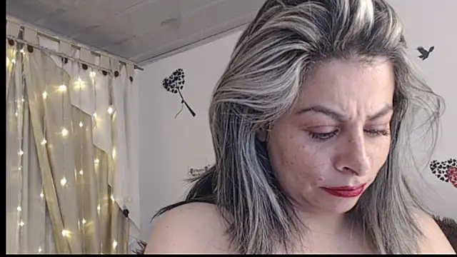 Snapshot of massing_6 chatting on 11/09/25, 04:11 massing 6 online show from 11/09/25, 04:11