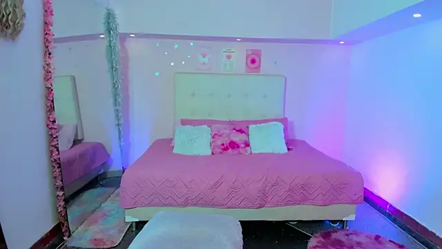 ScarlettDreamss7 online show from 10/04/25, 01:47