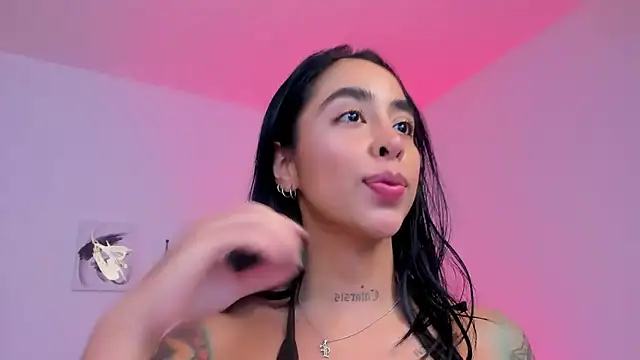 sophierooy22 online show from 10/15/25, 01:11