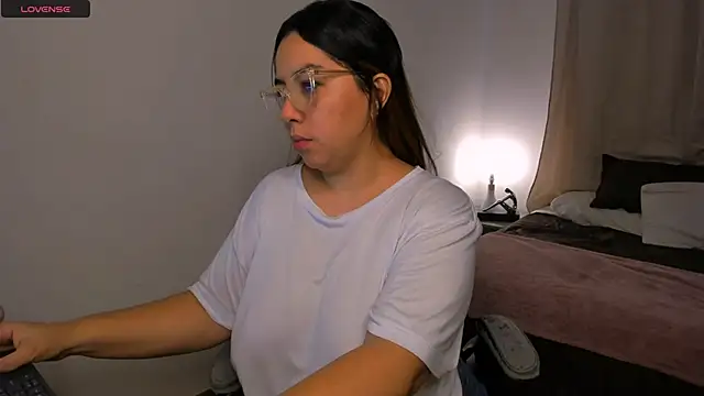 brithany olson25 online show from 10/14/25, 12:50