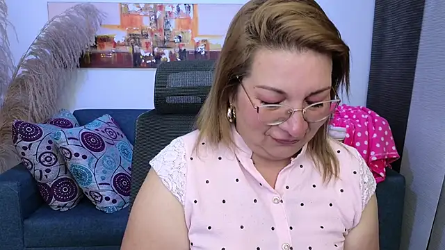 maylinlee online show from 01/24/25, 10:51