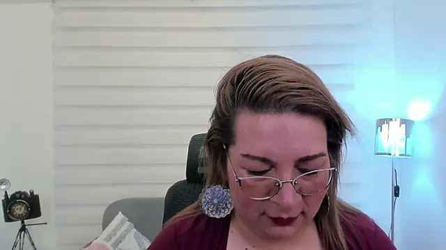 maylinlee online show from 02/01/25, 11:27