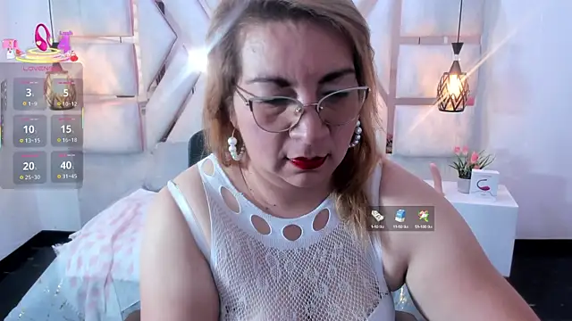 maylinlee online show from 03/19/25, 12:12