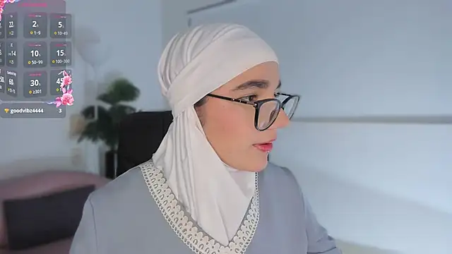 Snapshot of Ayha_khalaf chatting on 09/14/25, 02:11 Ayha khalaf online show from 09/14/25, 02:11