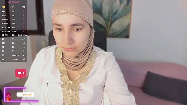 Snapshot of Ayha_khalaf chatting on 10/08/25, 01:03 Ayha khalaf online show from 10/08/25, 01:03