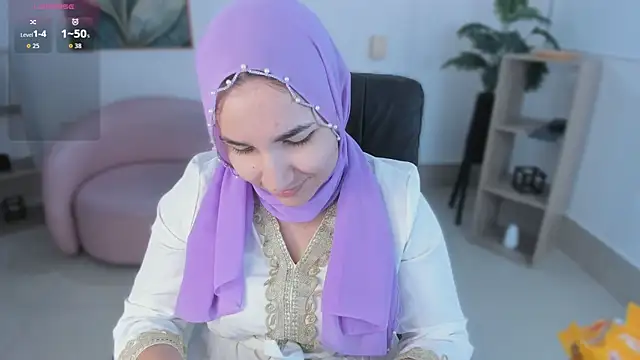 Snapshot of Ayha_khalaf chatting on 11/05/25, 01:27 Ayha khalaf online show from 11/05/25, 01:27