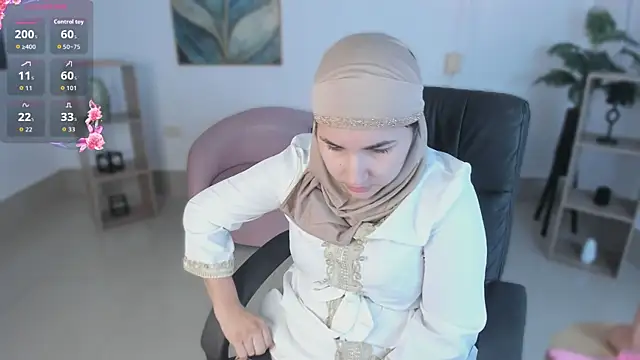 Snapshot of Ayha_khalaf chatting on 11/20/25, 01:17 Ayha khalaf online show from 11/20/25, 01:17