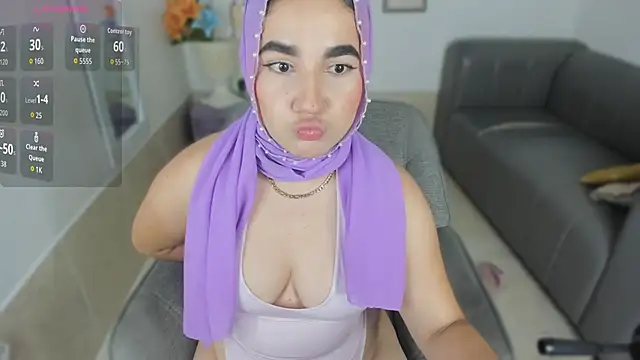 Snapshot of Ayha_khalaf chatting on 11/23/25, 11:15 Ayha khalaf online show from 11/23/25, 11:15