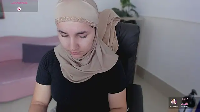 Snapshot of Ayha_khalaf chatting on 11/27/25, 01:07 Ayha khalaf online show from 11/27/25, 01:07