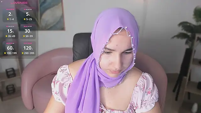 Snapshot of Ayha_khalaf chatting on 12/03/25, 01:02 Ayha khalaf online show from 12/03/25, 01:02