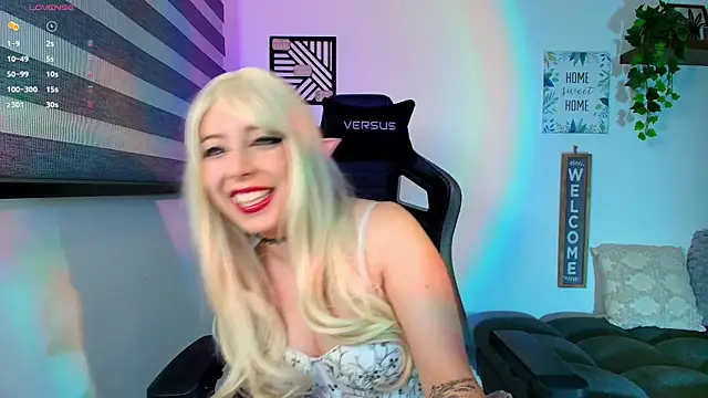 Snapshot of love_sharol_ chatting on 02/07/25, 12:20 love sharol online show from 02/07/25, 12:20