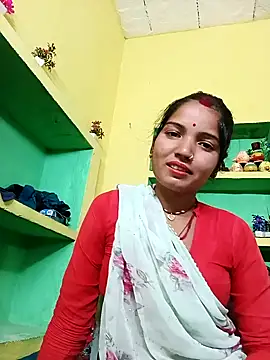 Snapshot of Bhuvi_Bedi chatting on 02/10/25, 06:09 Bhuvi Bedi online show from 02/10/25, 06:09