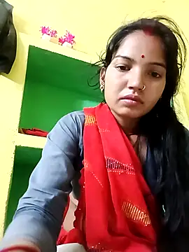 Snapshot of Bhuvi_Bedi chatting on 02/11/25, 11:22 Bhuvi Bedi online show from 02/11/25, 11:22