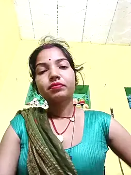 Snapshot of Bhuvi_Bedi chatting on 03/13/25, 11:05 Bhuvi Bedi online show from 03/13/25, 11:05