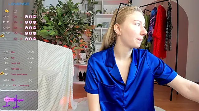 Snapshot of Rachel_Rut chatting on 09/25/25, 04:16 Rachel Rut online show from 09/25/25, 04:16