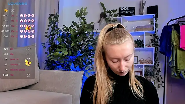 Snapshot of Rachel_Rut chatting on 09/30/25, 04:17 Rachel Rut online show from 09/30/25, 04:17