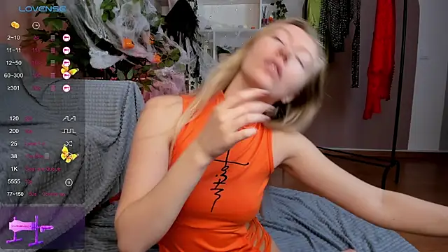 Snapshot of Rachel_Rut chatting on 10/20/25, 04:13 Rachel Rut online show from 10/20/25, 04:13