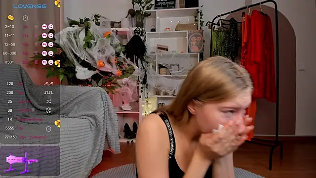 Snapshot of Rachel_Rut chatting on 10/21/25, 04:13 Rachel Rut online show from 10/21/25, 04:13