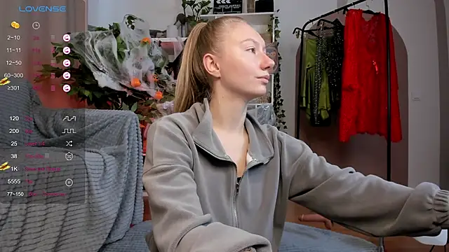 Snapshot of Rachel_Rut chatting on 10/22/25, 04:35 Rachel Rut online show from 10/22/25, 04:35