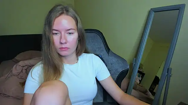 EmilyPaw online show from 10/18/25, 11:00