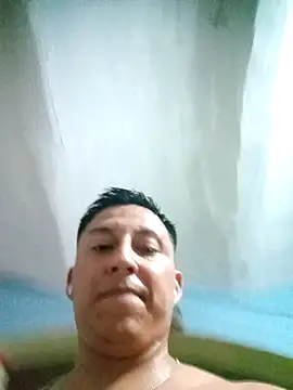 Snapshot of LuisMex1998 chatting on 03/29/26, 02:44 LuisMex1998 online show from 03/29/26, 02:44