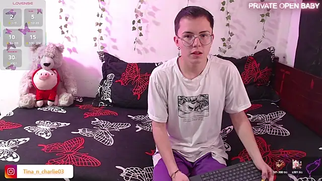 Tina 4 Charlie online show from 11/21/25, 01:54