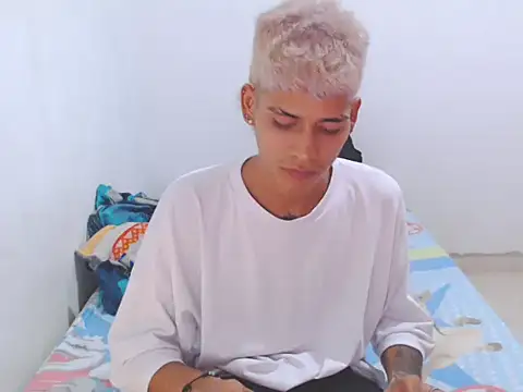 lu nastyboy18 online show from 02/06/25, 05:46