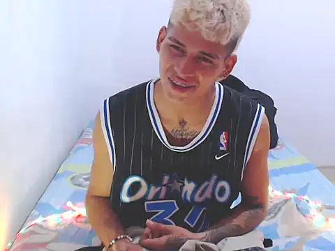 lu nastyboy18 online show from 02/12/25, 05:05