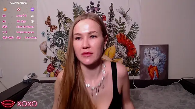 Snapshot of DianaShermy chatting on 01/28/25, 02:10 DianaShermy online show from 01/28/25, 02:10